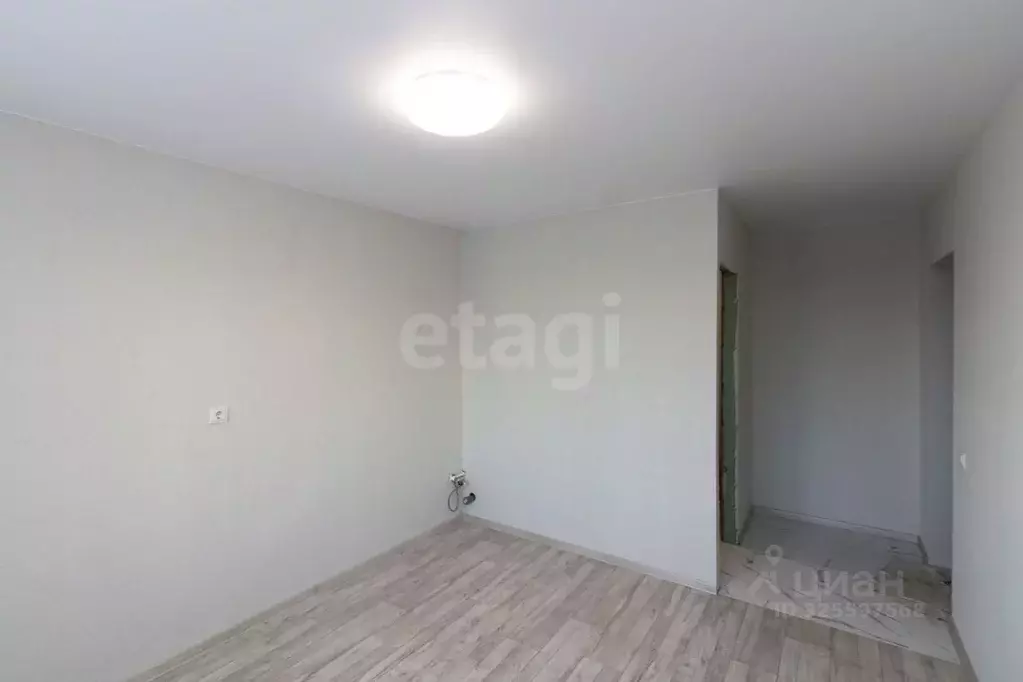 Комната Тюменская область, Тюмень ул. 50 лет Октября, 63а (17.2 м) - Фото 1