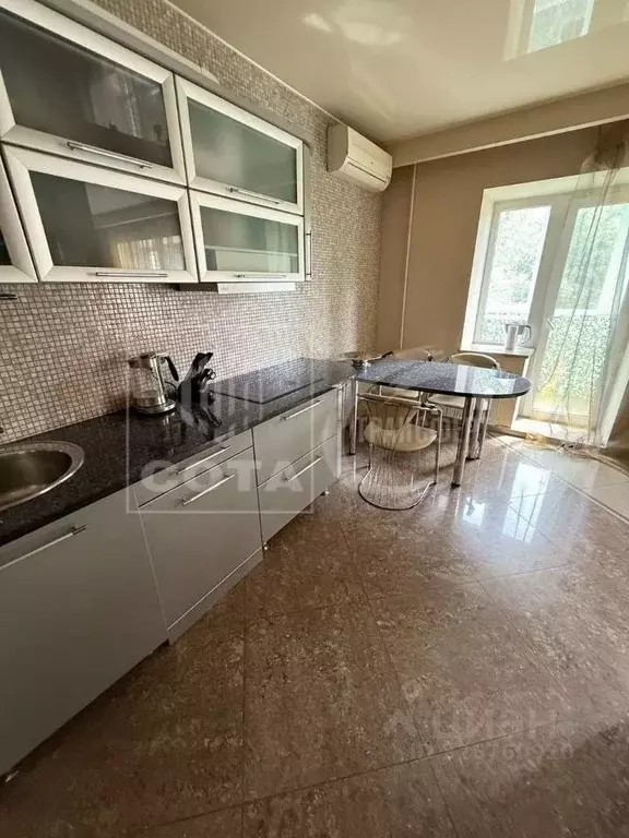 2-к кв. Воронежская область, Воронеж бул. Победы, 45А (70.0 м) - Фото 1