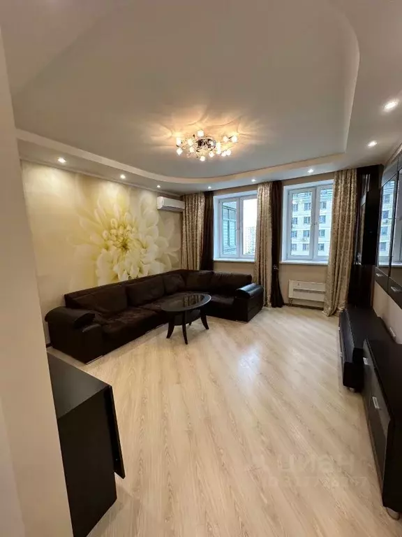 3-к кв. Москва ул. Адмирала Лазарева, 63к3 (83.0 м) - Фото 0
