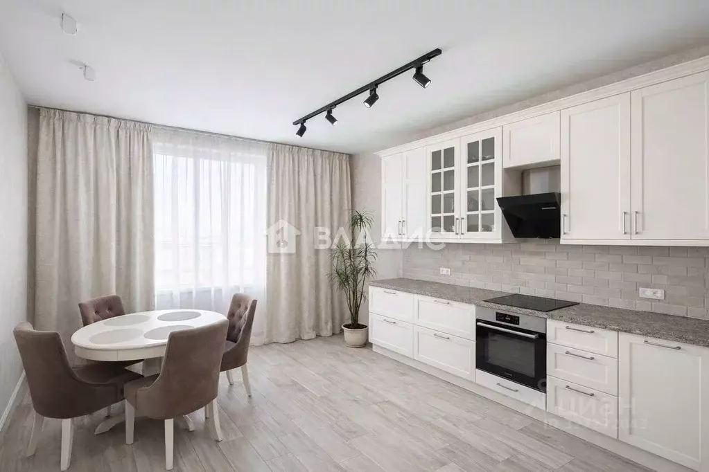 2-к кв. Пермский край, Пермь ул. Революции, 52В (64.6 м) - Фото 1