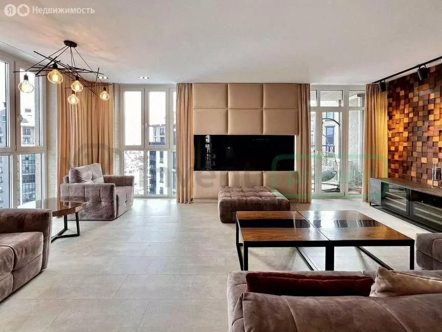 4-комнатная квартира: Калининград, Артиллерийская улица, 73 (177 м) - Фото 1