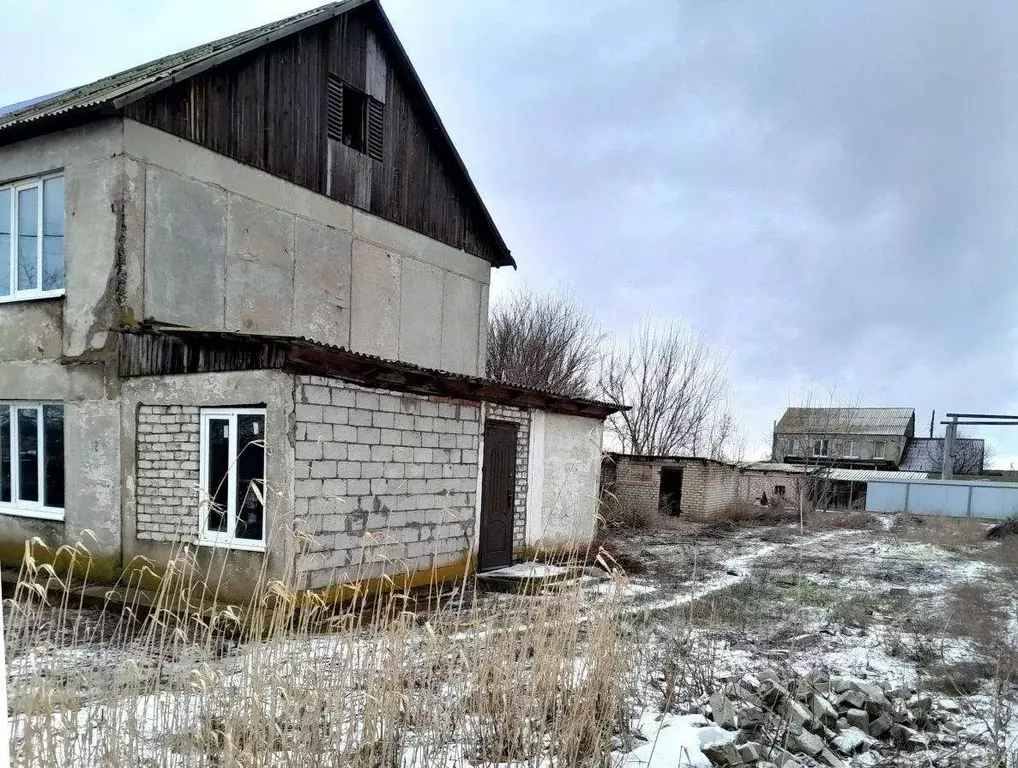 4-к кв. Волгоградская область, Светлоярский район, Червленовское ... - Фото 0