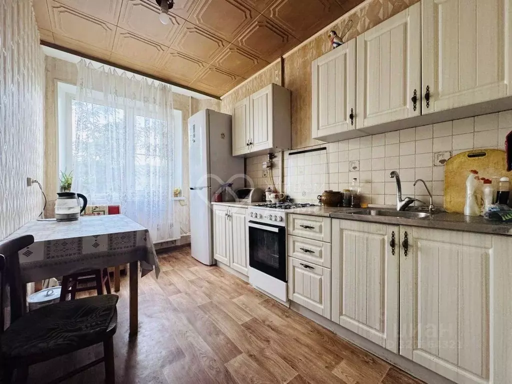 3-к кв. Волгоградская область, Волгоград ул. 8-й Воздушной Армии, 30 ... - Фото 1