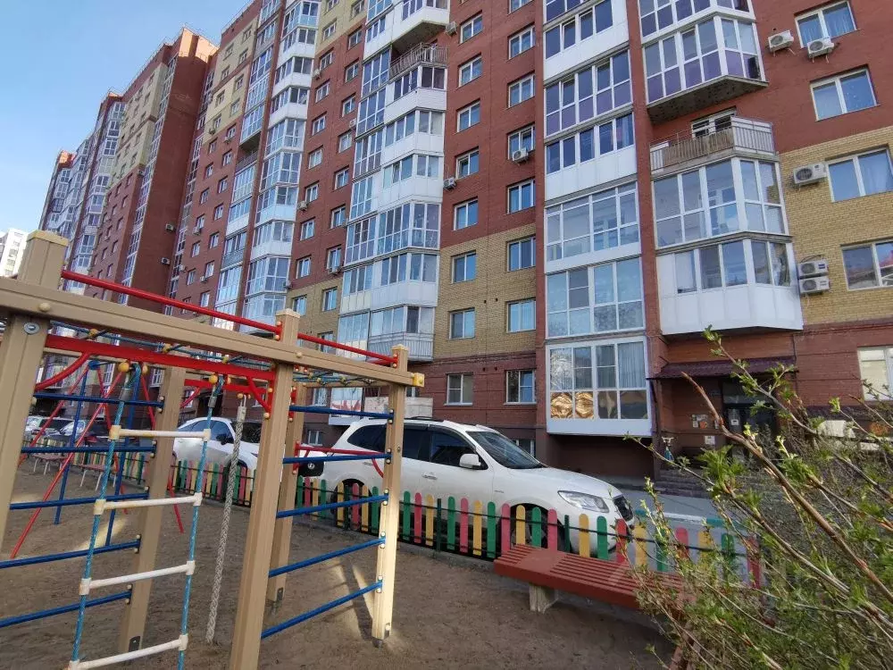 3-к кв. Омская область, Омск ул. Красный Путь, 143к3 (92.0 м) - Фото 1