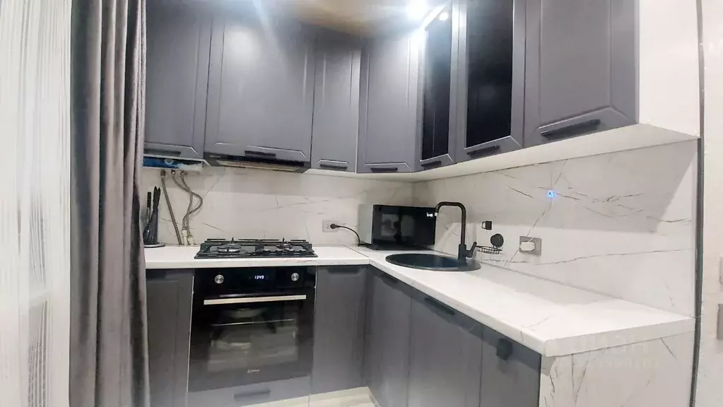 1-к кв. Астраханская область, Астрахань ул. Безжонова, 2 (27.1 м) - Фото 2