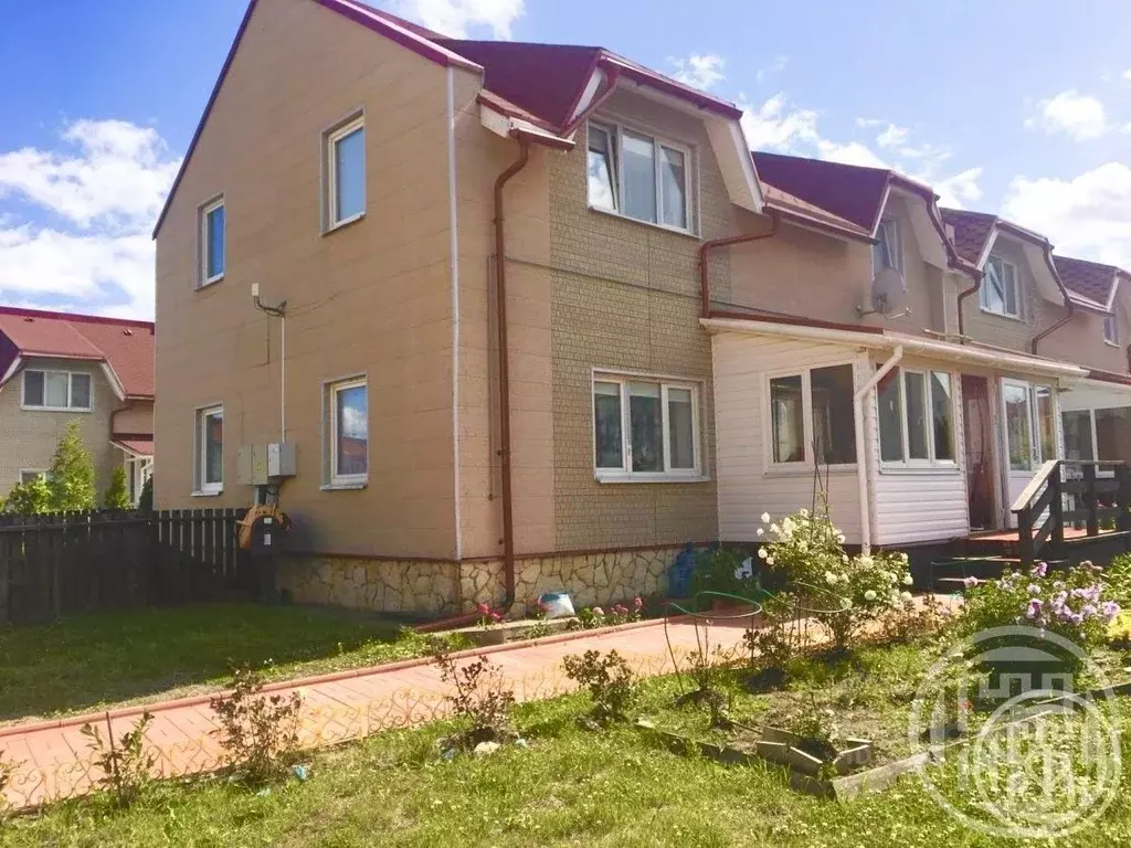 Таунхаус в Ленинградская область, Выборгский район, пос. Первомайское, ... - Фото 1