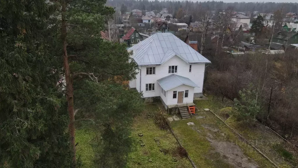 Дом в Ленинградская область, Всеволожск Октябрьский просп., 38 (260 м) - Фото 1