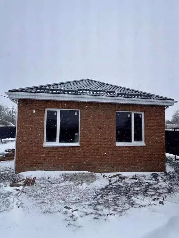 Дом в Ростовская область, Неклиновский район, Новобессергеневское ... - Фото 1