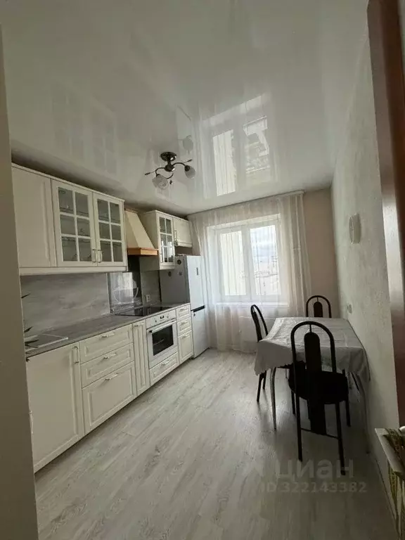 3-к кв. Свердловская область, Екатеринбург ул. Фурманова, 123 (78.0 м) - Фото 0