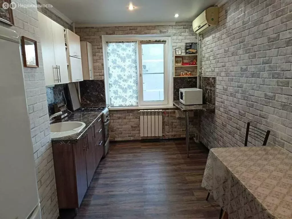 3-комнатная квартира: Краснодар, улица имени Игнатова, 67 (67.5 м) - Фото 1