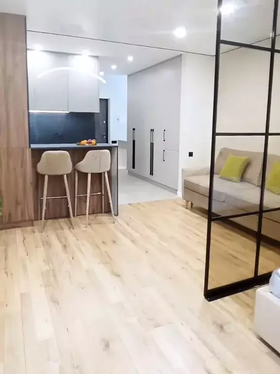 Студия Краснодарский край, Краснодар ул. Им. Героя Яцкова И.В., 9к3 ... - Фото 1