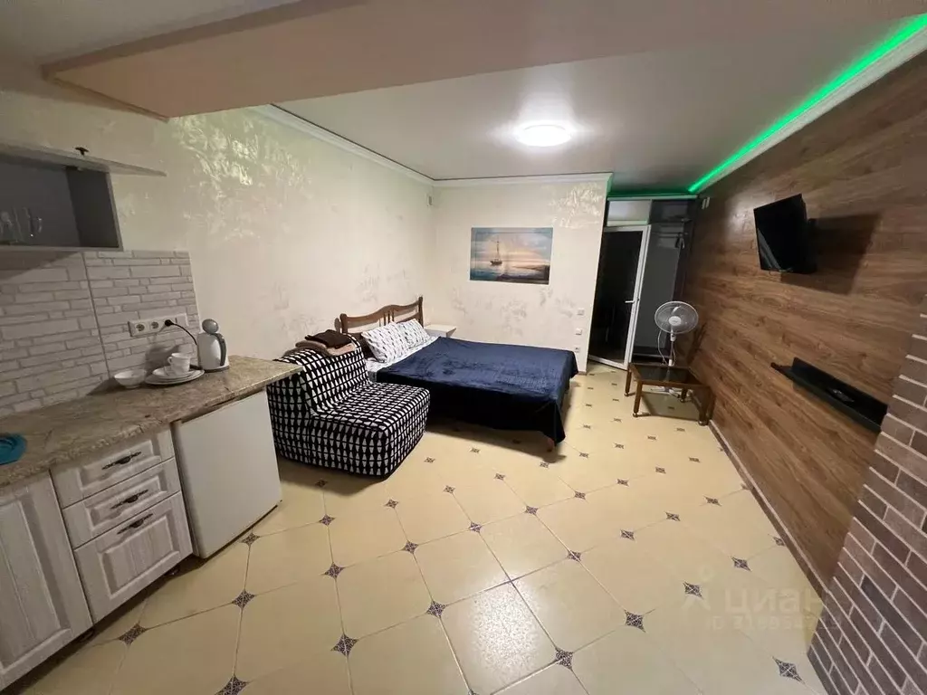 Комната Крым, Сакский район, с. Штормовое ул. Прибрежная, 26 (18.0 м) - Фото 0