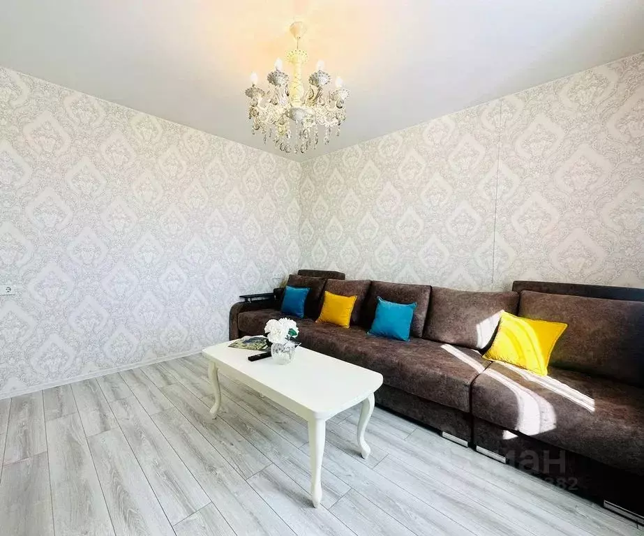 2-к кв. Ханты-Мансийский АО, Сургут ул. Генерала Иванова, 2 (43.0 м) - Фото 1