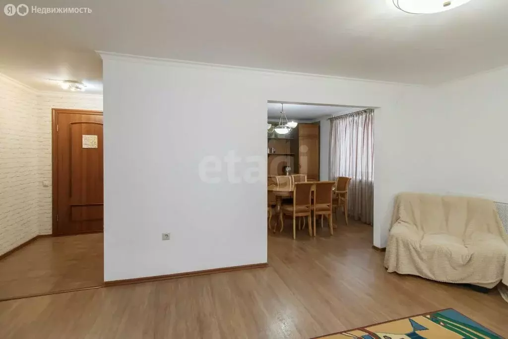 3-комнатная квартира: Тюмень, улица Станислава Карнацевича, 14 (75 м) - Фото 2