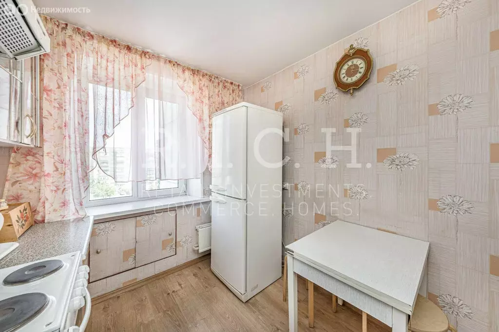 4-комнатная квартира: Челябинск, улица Хохрякова, 2А (72.7 м) - Фото 0