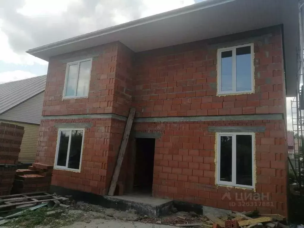 Дом в Свердловская область, Полевской ул. Космонавтов (160 м) - Фото 1