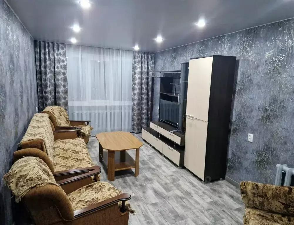 3-к кв. Мурманская область, Кировск Комсомольская ул., 10 (64.0 м) - Фото 1
