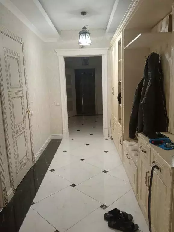 Продается 4-комнатная квартира - Фото 1