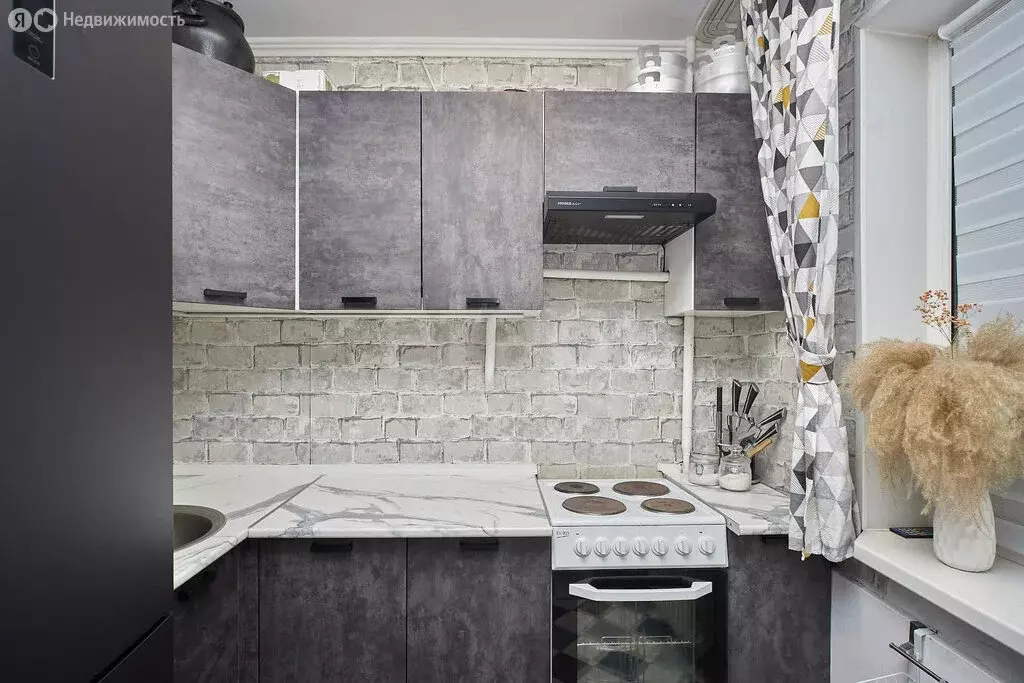 2-комнатная квартира: Тюмень, улица Парфёнова, 28 (45 м) - Фото 2