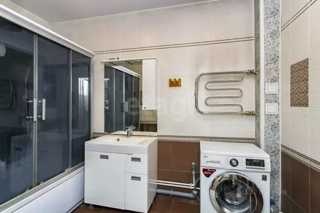 3-к кв. Тюменская область, Тюмень ул. Елизарова, 12 (108.5 м) - Фото 1