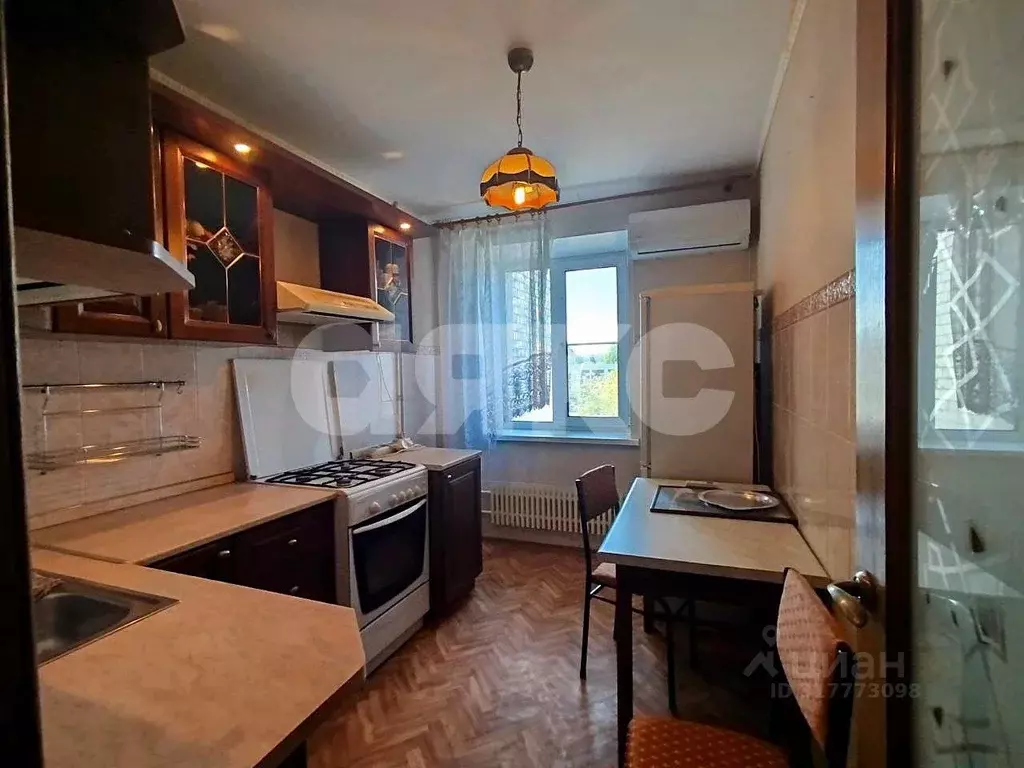 4-к кв. Волгоградская область, Волгоград ул. Маршала Еременко, 56 ... - Фото 0
