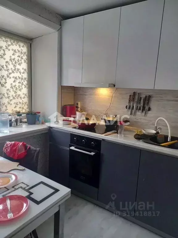 3-к кв. Бурятия, Улан-Удэ просп. 50-летия Октября, 25 (56.4 м) - Фото 0