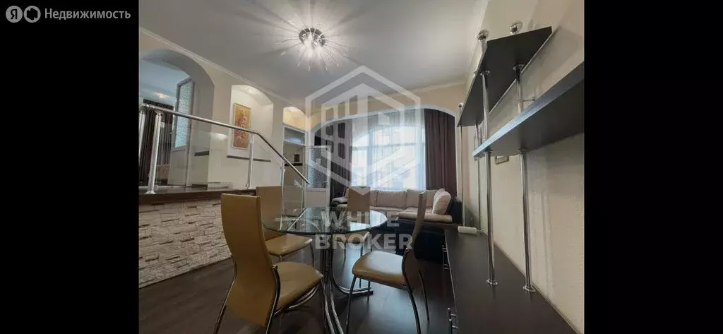 8-комнатная квартира: Ялта, улица Свердлова, 10 (220 м) - Фото 1