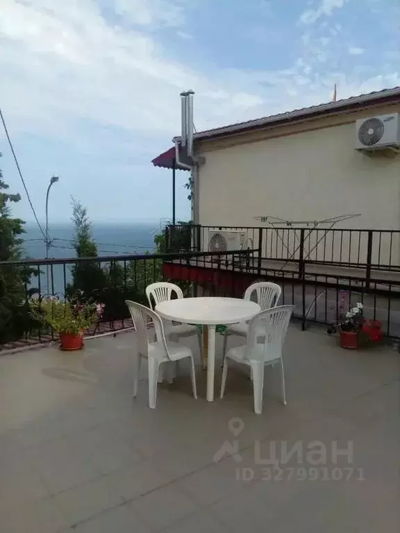 Дом в Крым, Алушта муниципальный округ, Партенит пгт ул. Васильченко, ... - Фото 2