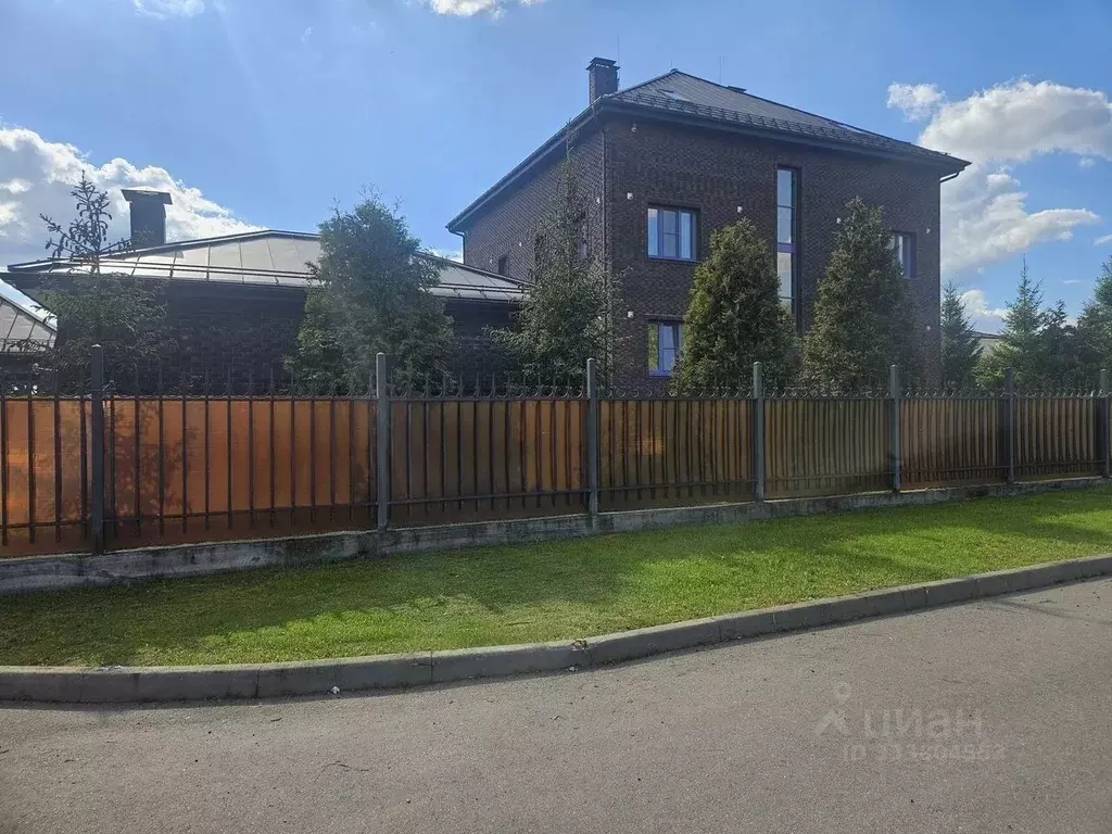 Дом в Московская область, Домодедово городской округ, д. Матчино ул. ... - Фото 1