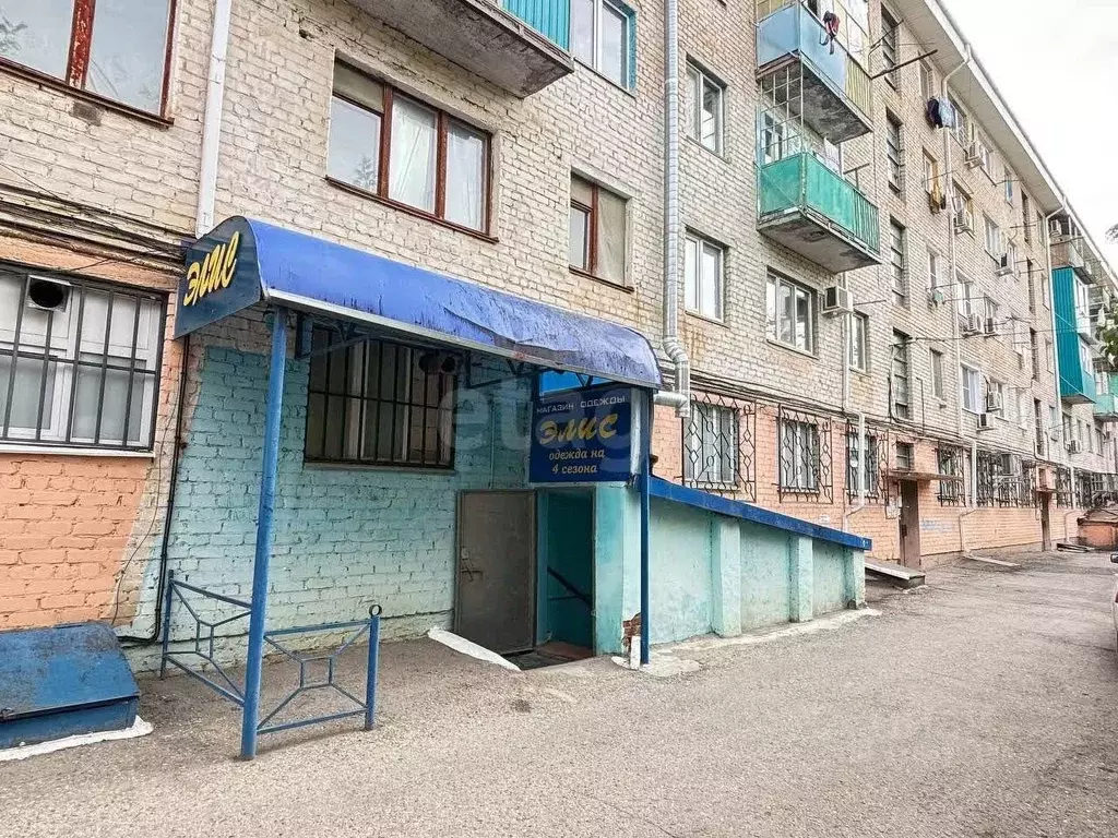Помещение свободного назначения в Калмыкия, Элиста 1-й мкр, 6 (61 м) - Фото 1