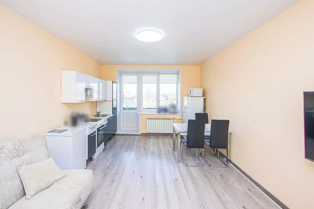 3-к кв. Бурятия, Улан-Удэ ул. Жуковского, 21 (70.7 м) - Фото 1