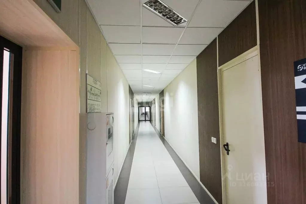Офис в Свердловская область, Екатеринбург просп. Космонавтов, 15литО ... - Фото 0