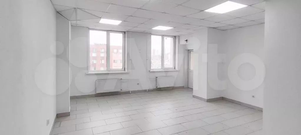 Аренда офиса 40 м возле метро, правый берег, вода - Фото 1