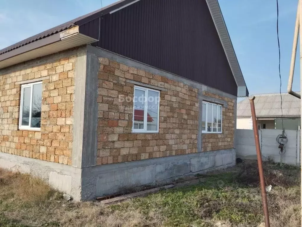 Дом в Крым, Кировский район, с. Яркое Поле ул. Комсомольская (125 м) - Фото 1