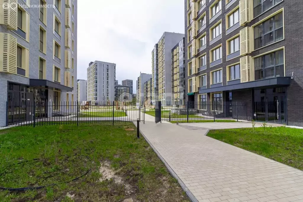 2-комнатная квартира: деревня Дударева, улица Сергея Джанбровского, ... - Фото 1