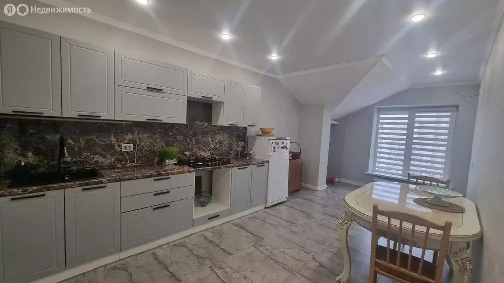 1-комнатная квартира: Владикавказ, улица Астана Кесаева, 48А (49 м) - Фото 1
