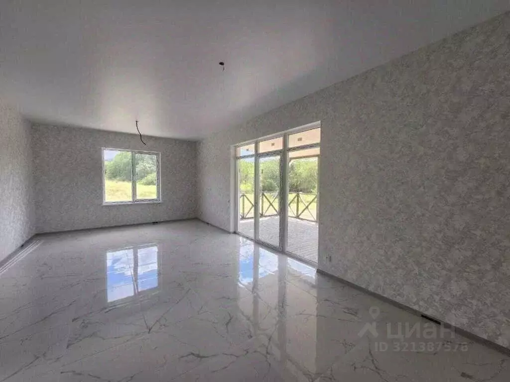 Дом в Крым, Симферопольский район, Добровское с/пос, с. Краснолесье  ... - Фото 1