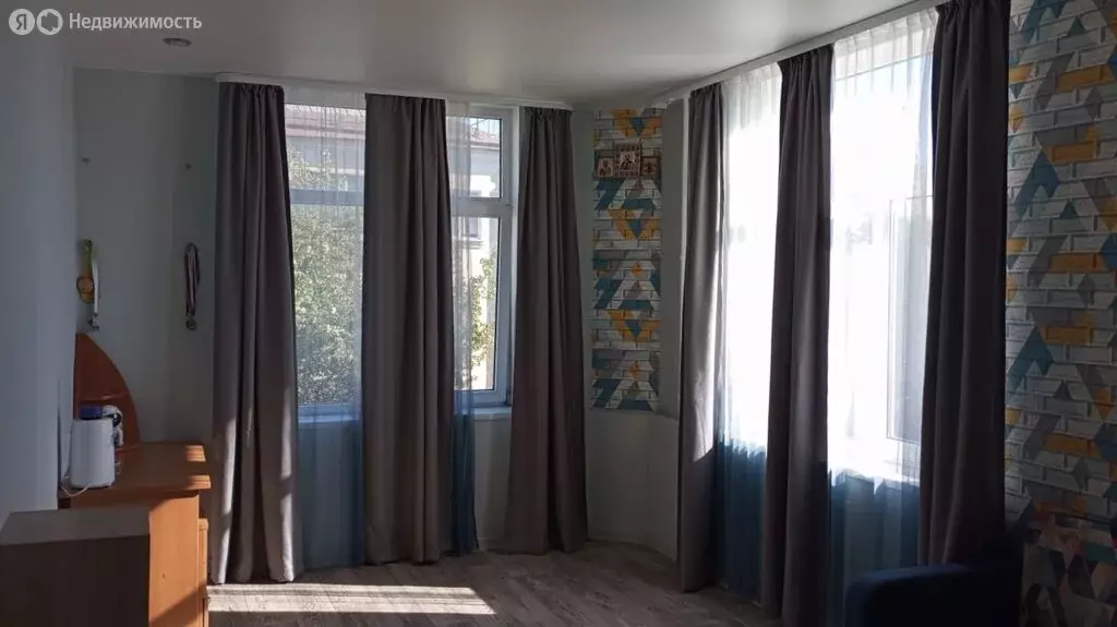 3-комнатная квартира: Череповец, улица Ломоносова, 28 (77.1 м) - Фото 2