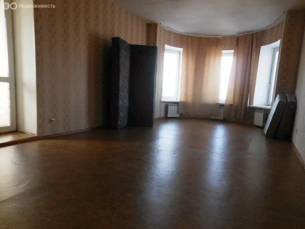 2-комнатная квартира: Екатеринбург, Самолётная улица, 1 (727 м) - Фото 0