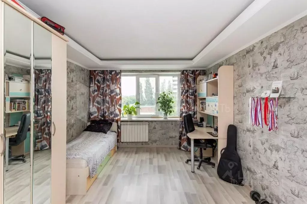 3-к кв. Тюменская область, Тюмень 6-й мкр, ул. Валерии Гнаровской, 8 ... - Фото 1