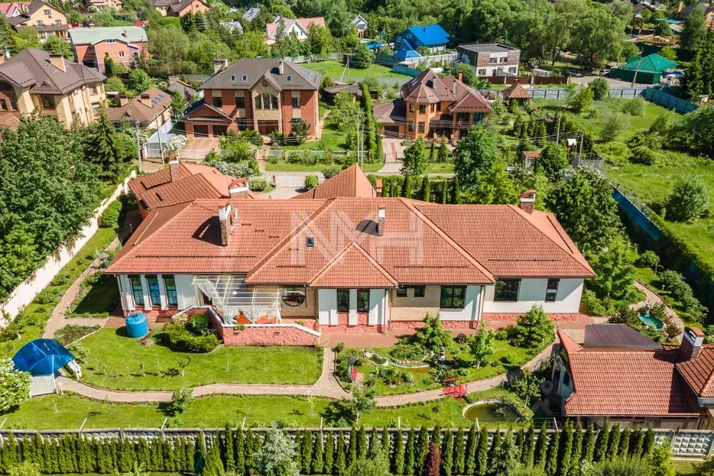 Коттедж в Москва № 235 кв-л,  (540 м) - Фото 1