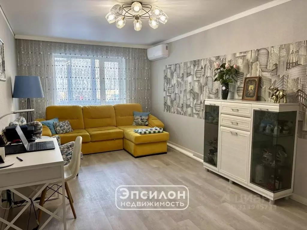 3-к кв. Курская область, Курск ул. Бойцов 9-й Дивизии, 195 (75.8 м) - Фото 1