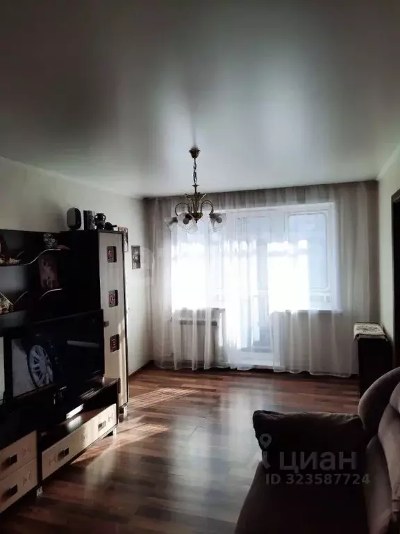 3-к кв. Кемеровская область, Новокузнецк Октябрьский просп., 33 (57.2 ... - Фото 1