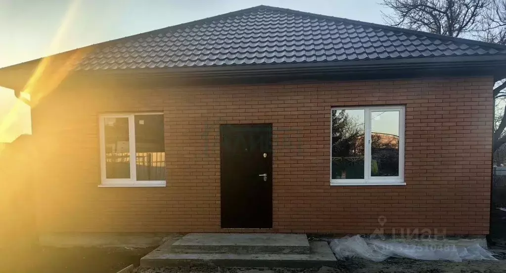 Дом в Ростовская область, Азов Азовский район, ул. Яблочная (85 м) - Фото 1