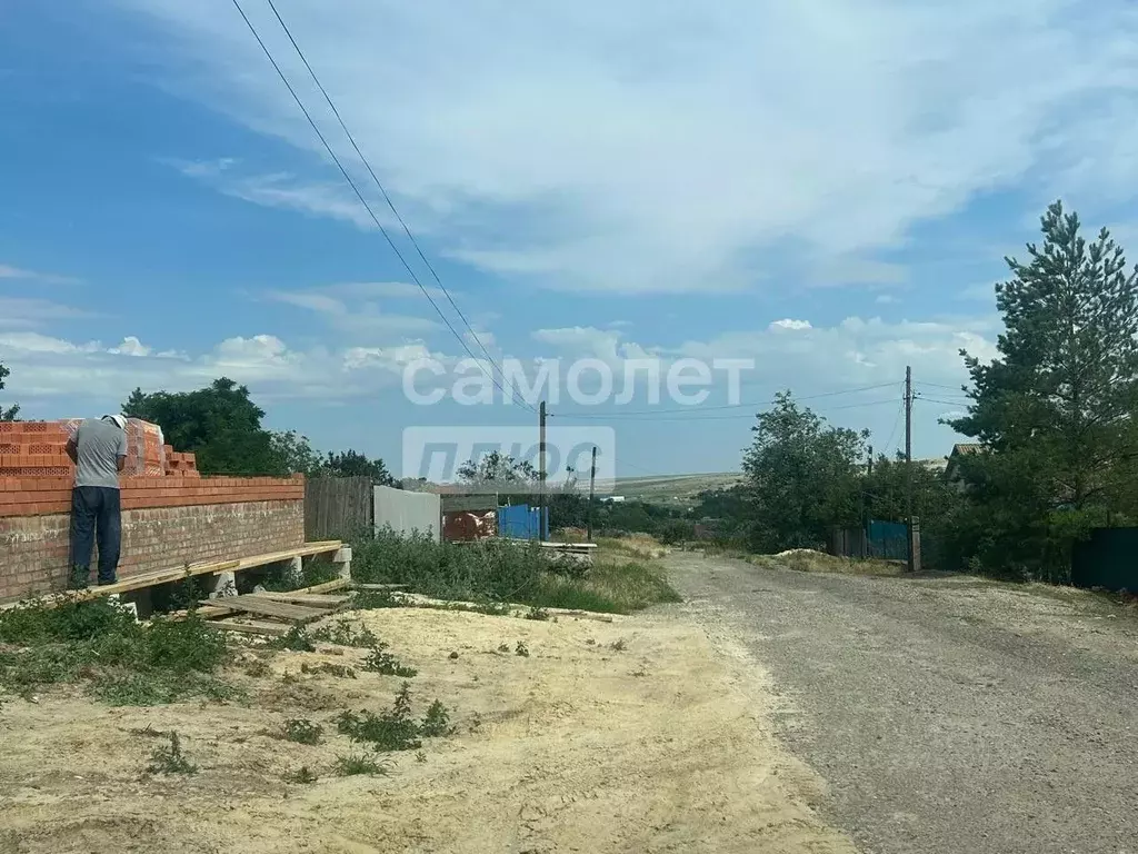 Дом в Калмыкия, Элиста ул. Автомобилистов (96 м) - Фото 1