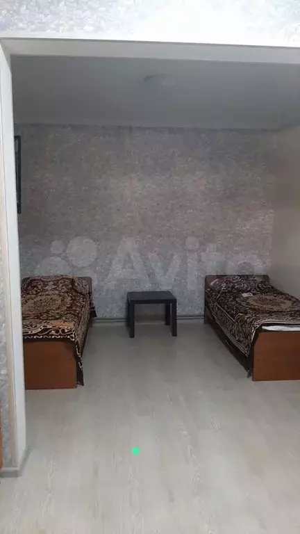 Комната 20 м в 3-к., 1/1 эт. - Фото 1