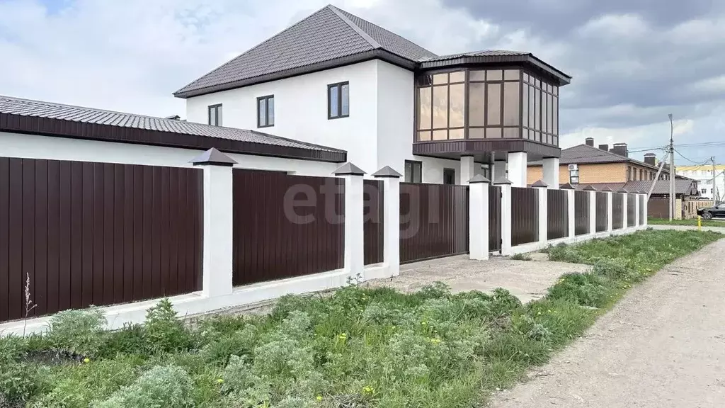 Дом в Башкортостан, Стерлитамак ул. Владимира Секина (243 м) - Фото 1