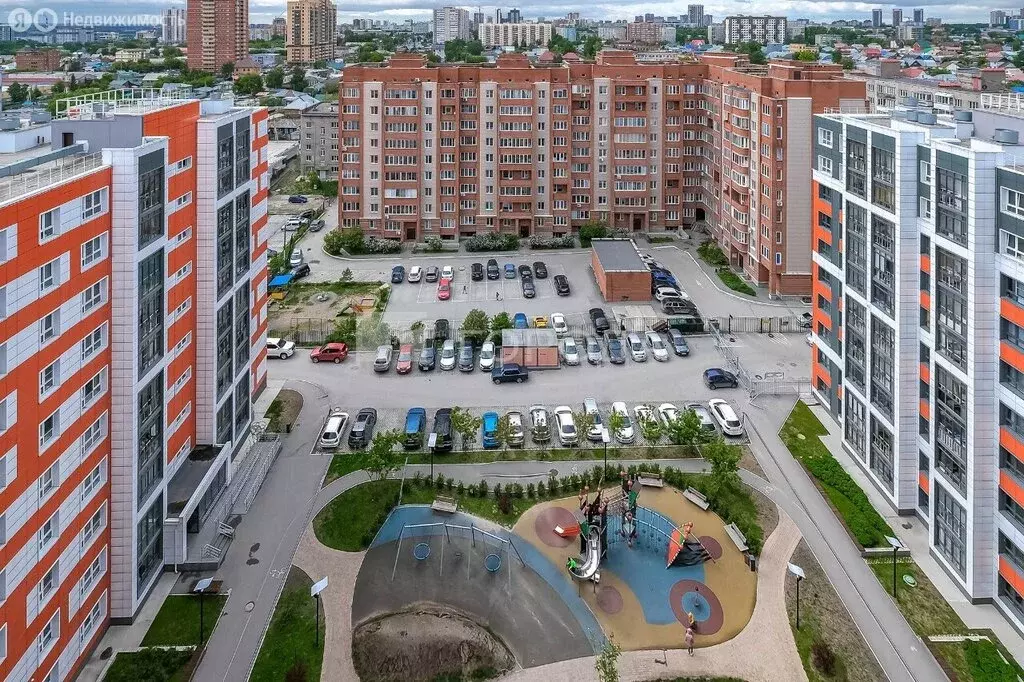 3-комнатная квартира: Новосибирск, улица Кирова, 322 (81.4 м) - Фото 0