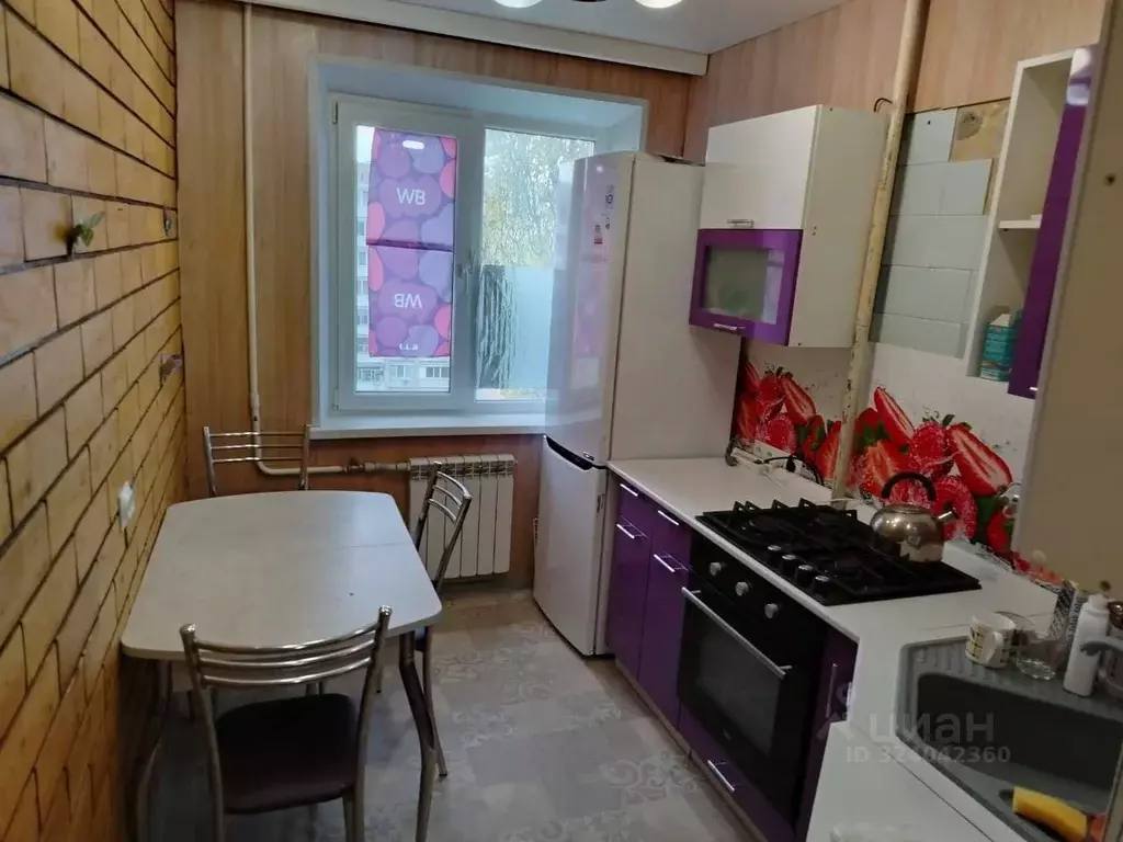 3-к кв. Саратовская область, Энгельс ул. Тельмана, 17 (58.0 м) - Фото 0