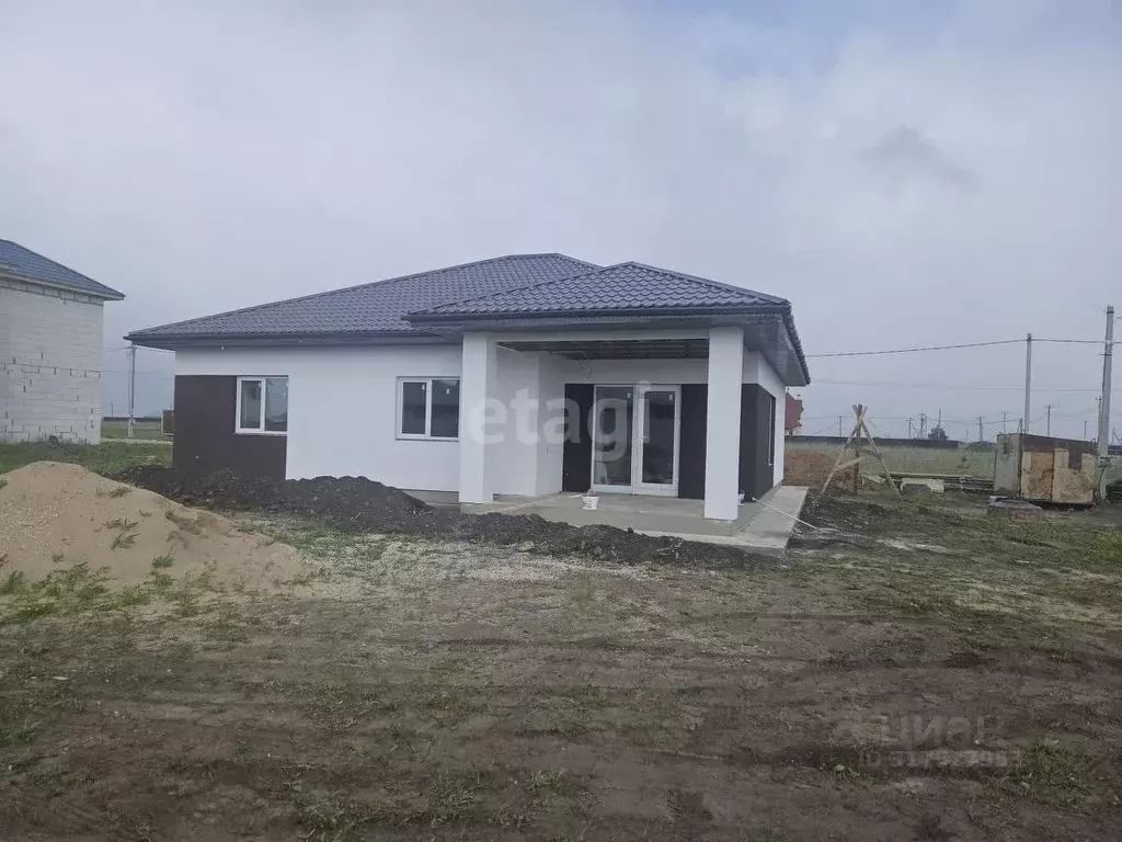 Дом в Самарская область, Ставропольский район, с. Ягодное ул. ... - Фото 1